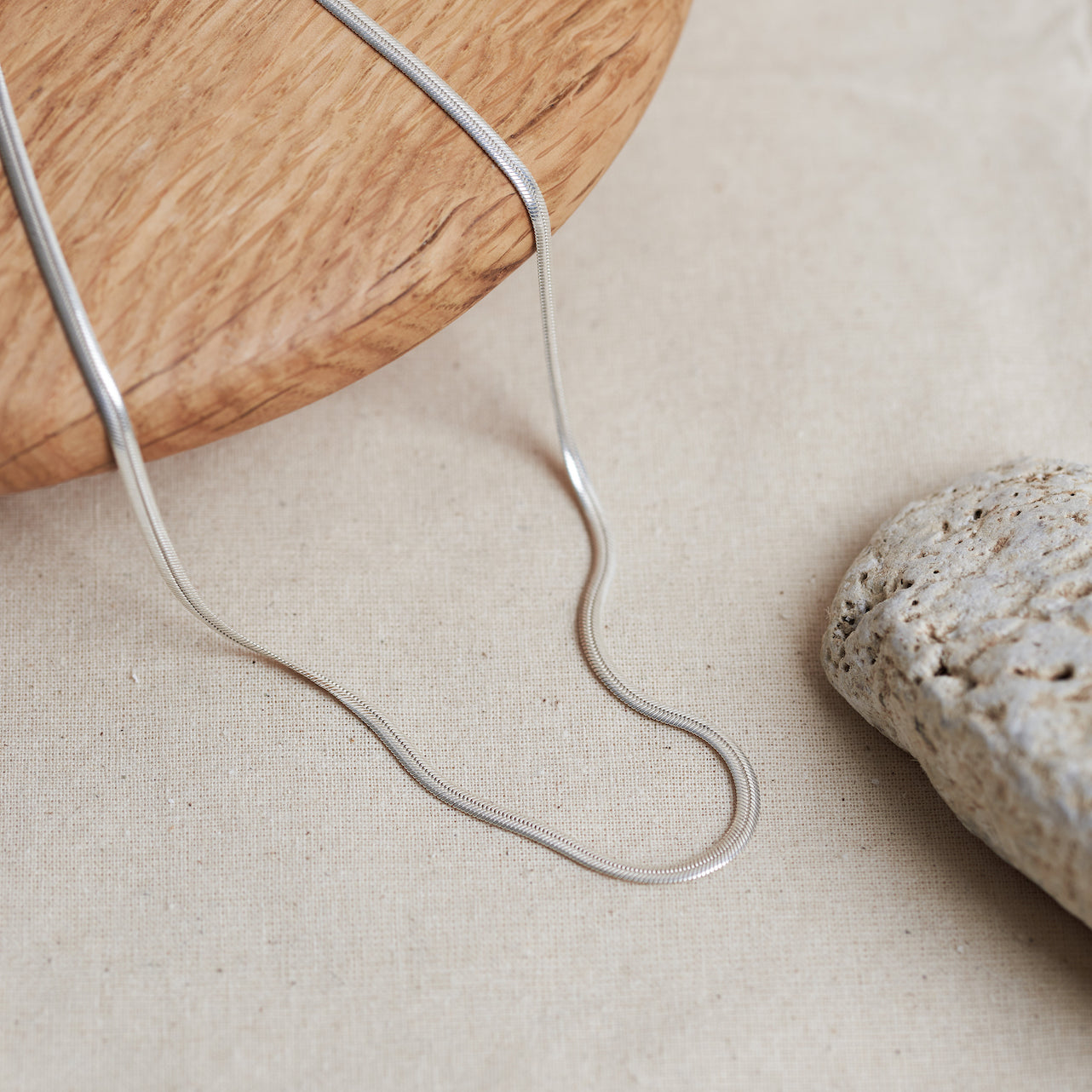 Designed by Megan Collins, the "Flow Necklace" is a classic must-have in every minimalists’ wardrobe. Created to represent the perfect equilibrium between stability and change.