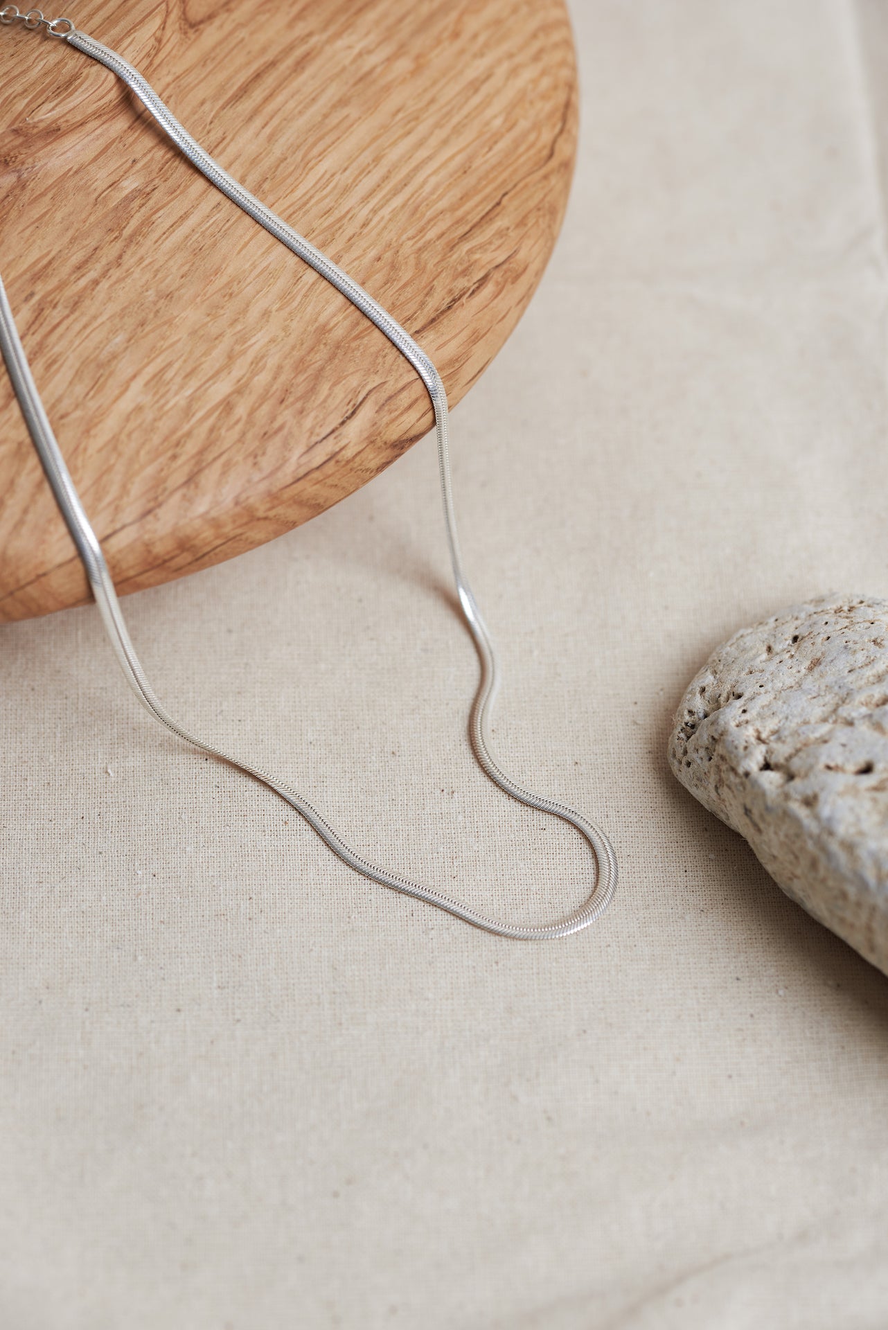 Designed by Megan Collins, the "Flow Necklace" is a classic must-have in every minimalists’ wardrobe. Created to represent the perfect equilibrium between stability and change.